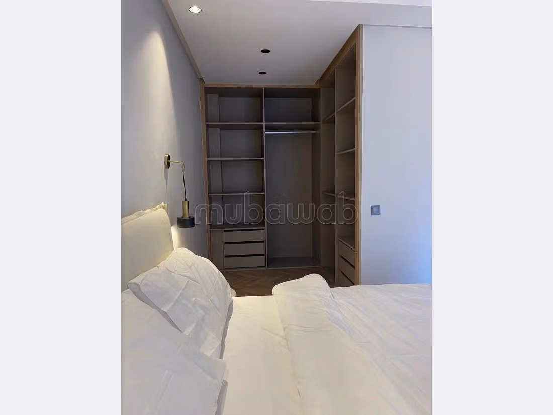 شقة للإيجار بحي السلام السيال. 2 قطع كبيرة. مفروشة