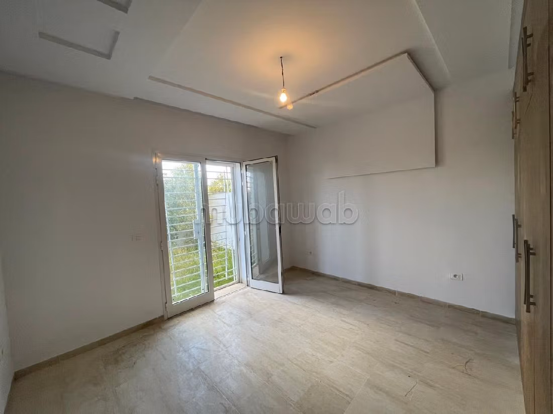 Apartment for sale in La Soukra. Area of 114 m². Caretaker service available, General air conditioning