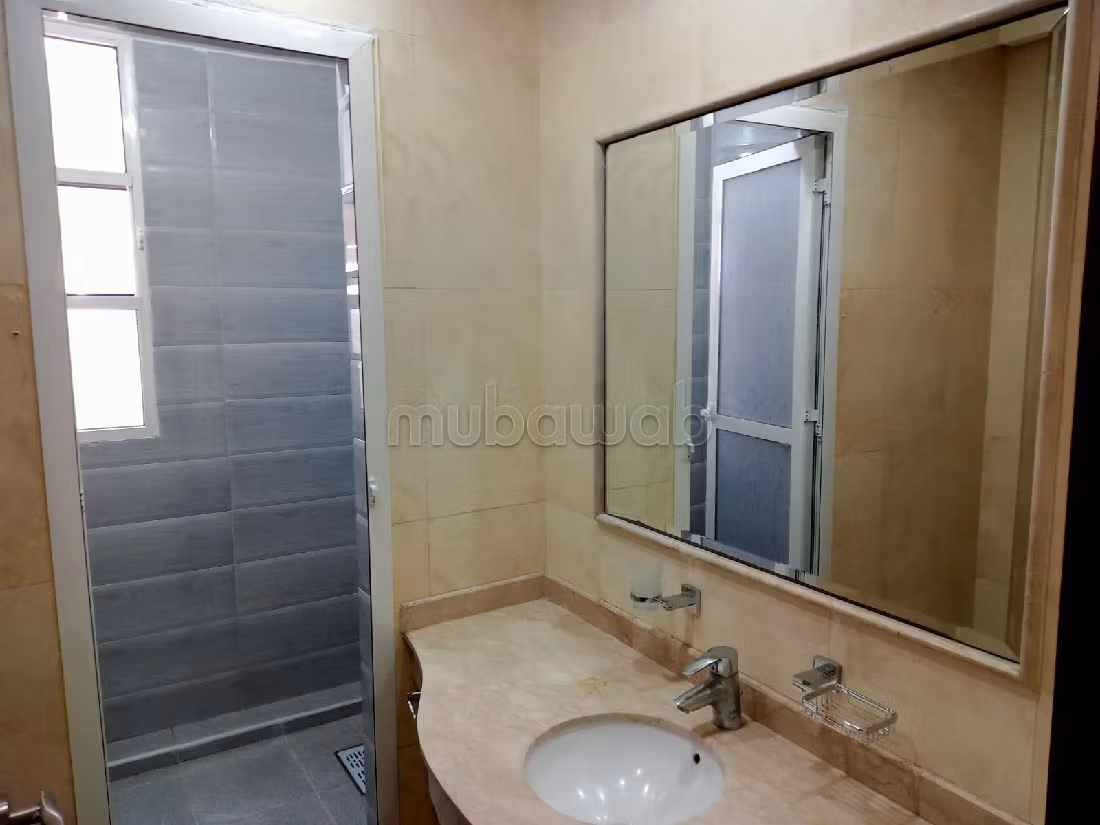 Studio terrasse à louer