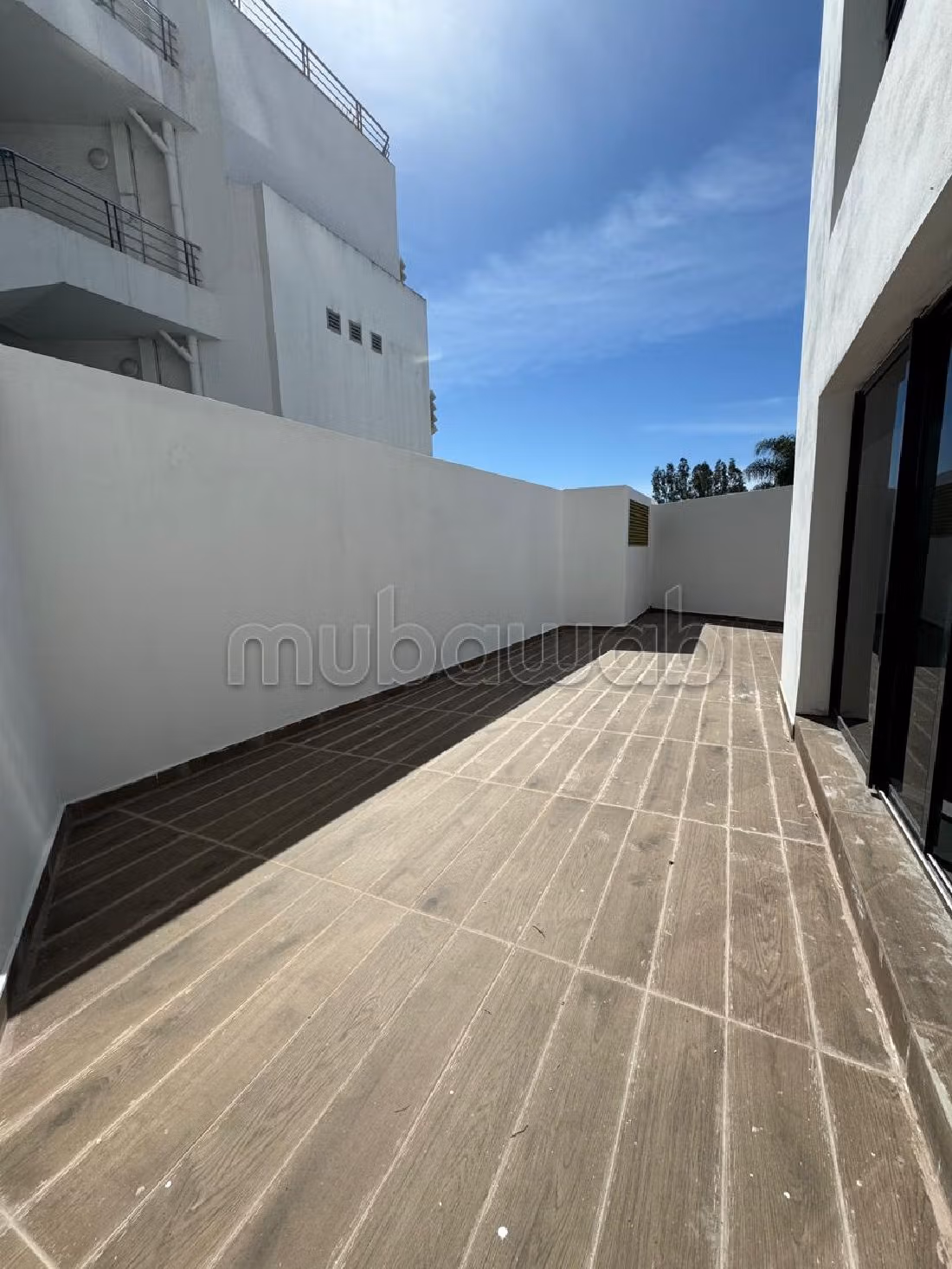 Te koop: kantoorruimte in Oasis. Totale oppervlakte 129 m². Dubbel glas en extra beveiligde deur. 