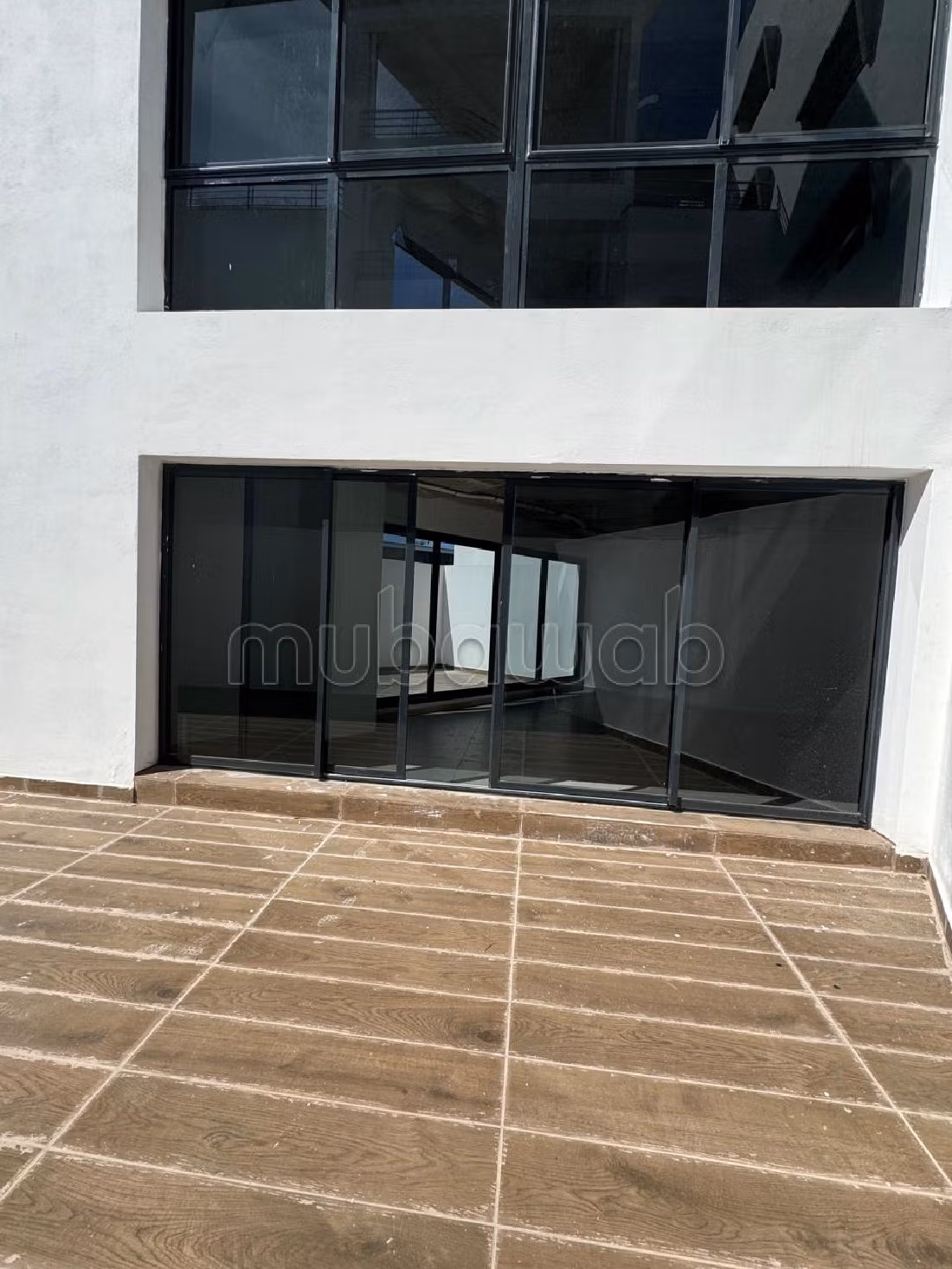 Te koop: kantoorruimte in Oasis. Totale oppervlakte 129 m². Dubbel glas en extra beveiligde deur. 