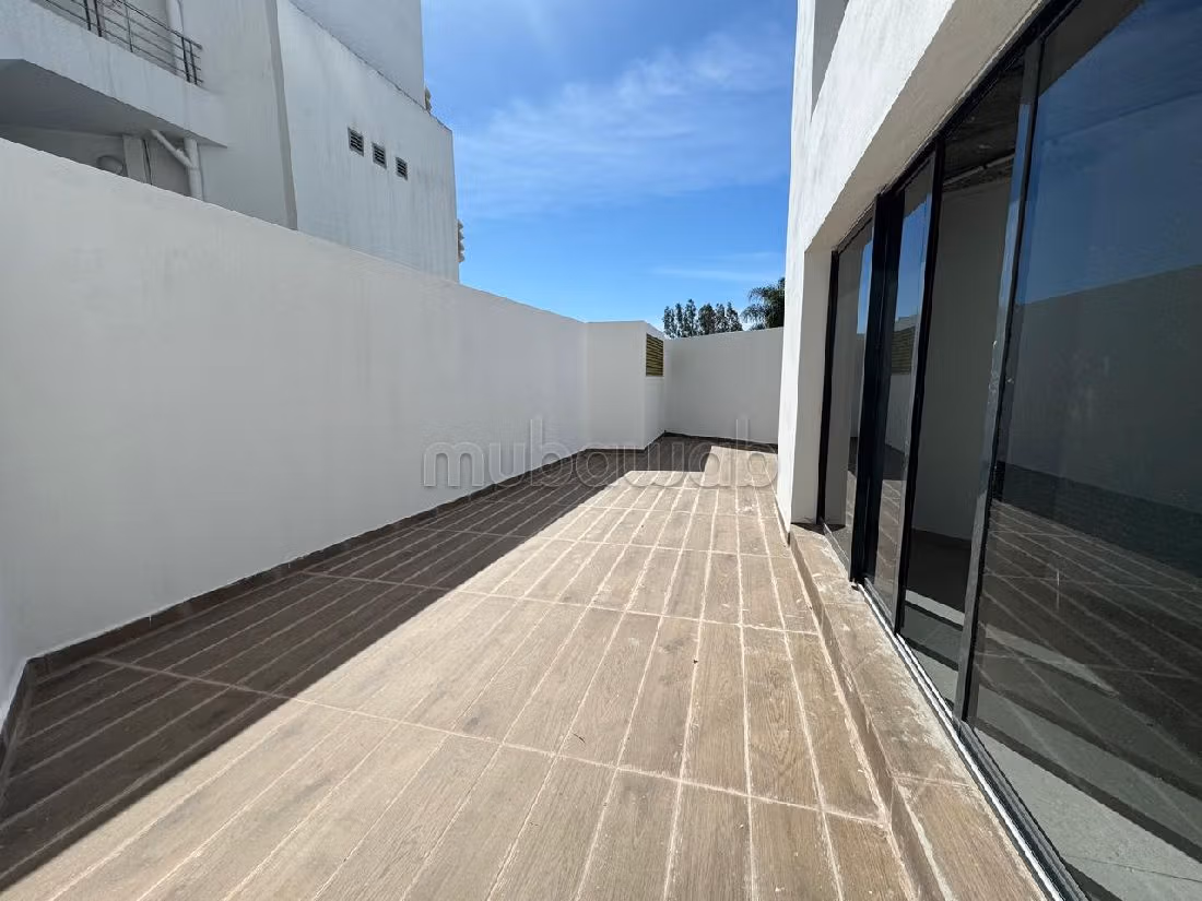 Te koop: kantoorruimte in Oasis. Totale oppervlakte 129 m². Dubbel glas en extra beveiligde deur. 