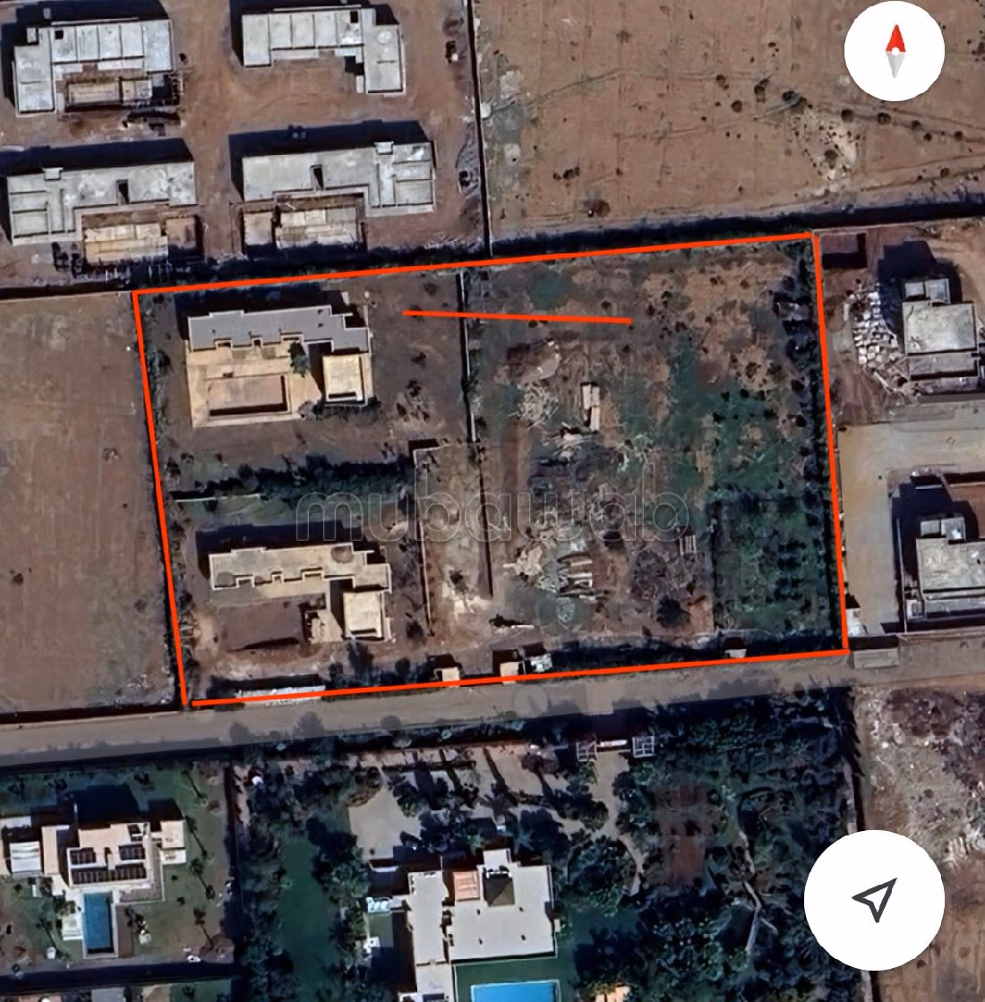 Terrain 1ha avec permis et 2 villas en gros oeuvre