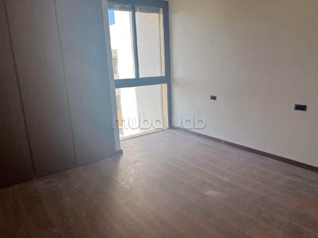 Find an apartment for rent in Bouskoura Ville. 4 large living areas. Caretaker service and air conditioning