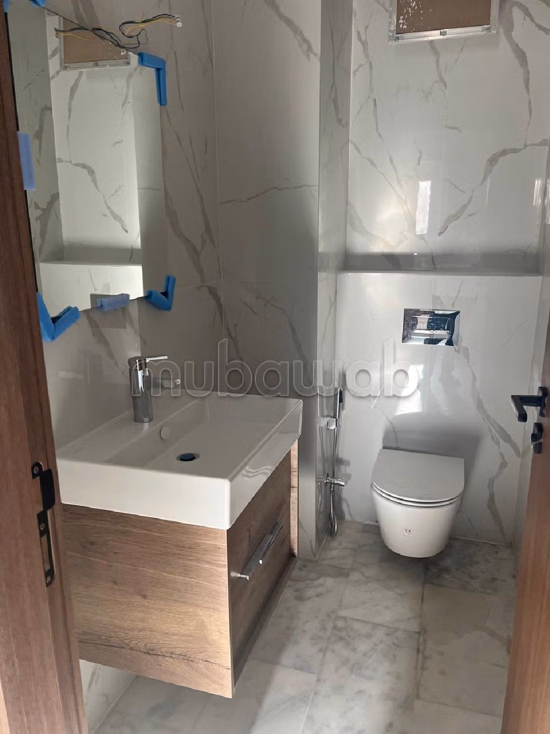 Find an apartment for rent in Bouskoura Ville. 4 large living areas. Caretaker service and air conditioning