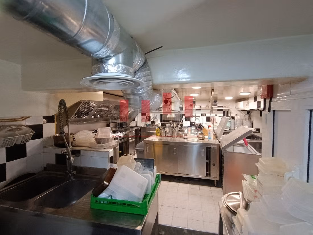 Oficinas y locales comerciales en venta en Anfa. Pequeña superficie 110 m². 