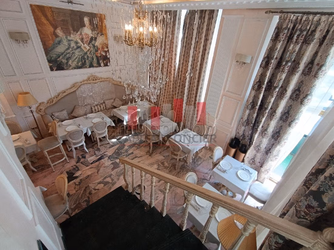 Oficinas y locales comerciales en venta en Anfa. Pequeña superficie 110 m². 