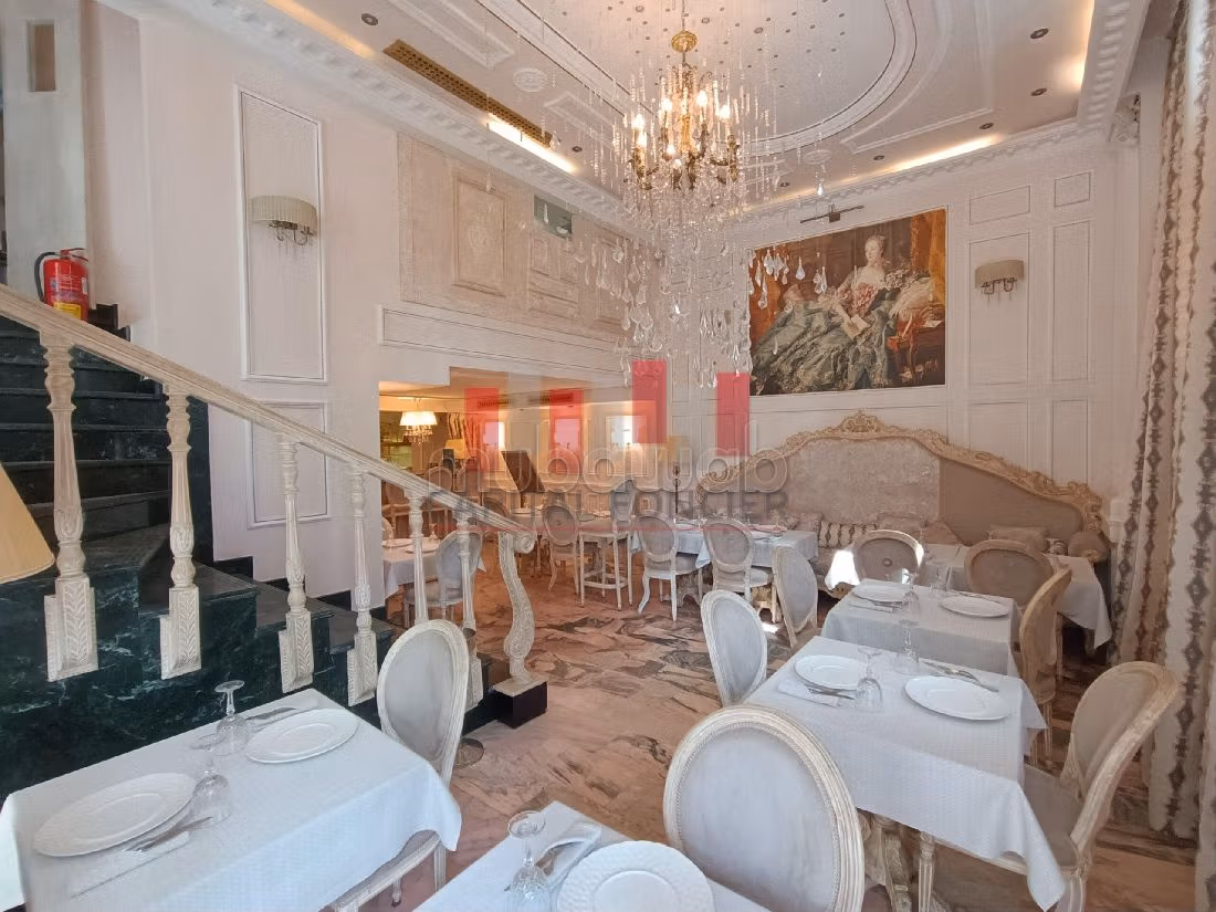 Oficinas y locales comerciales en venta en Anfa. Pequeña superficie 110 m². 