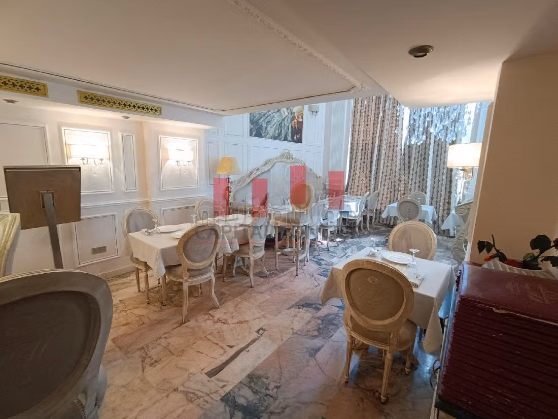 Oficinas y locales comerciales en venta en Anfa. Pequeña superficie 110 m². 