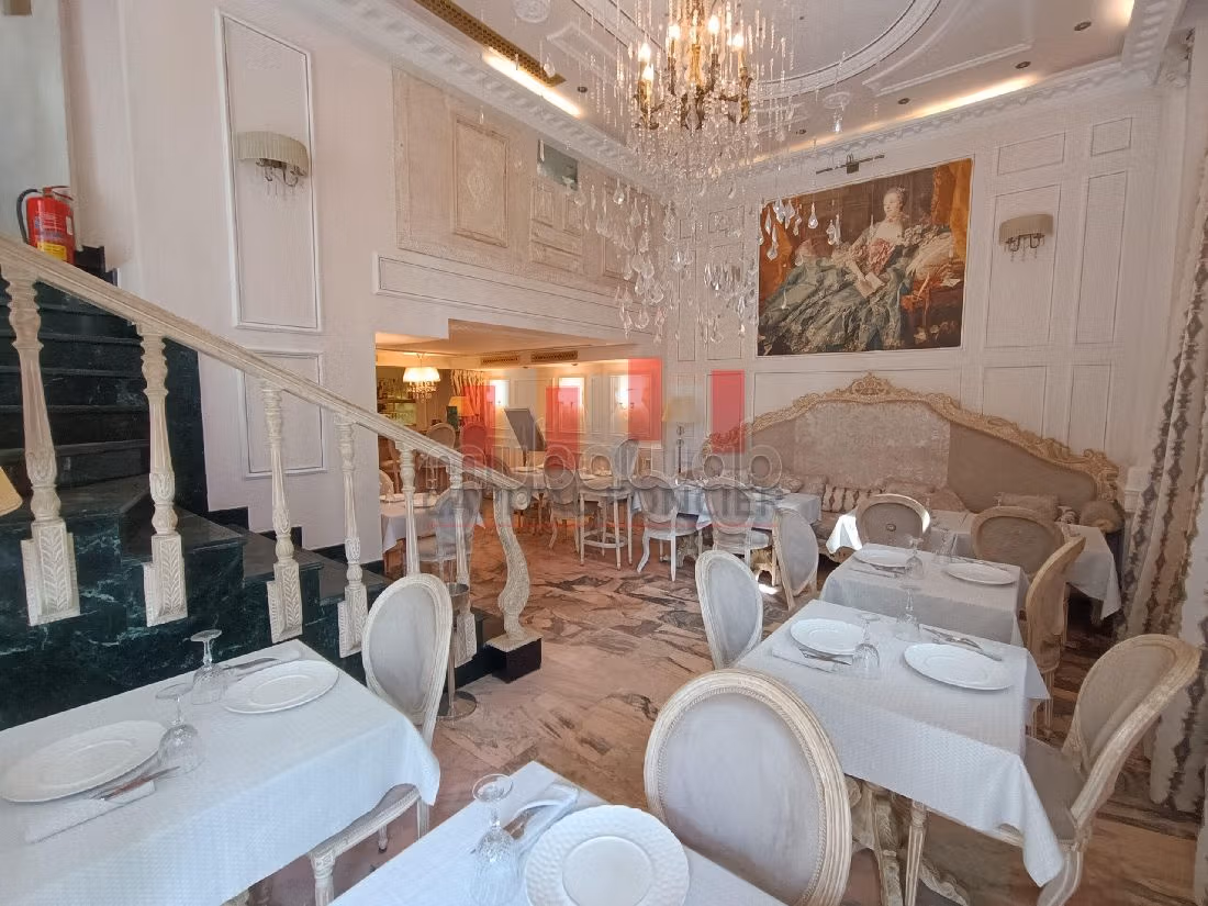 Oficinas y locales comerciales en venta en Anfa. Pequeña superficie 110 m². 