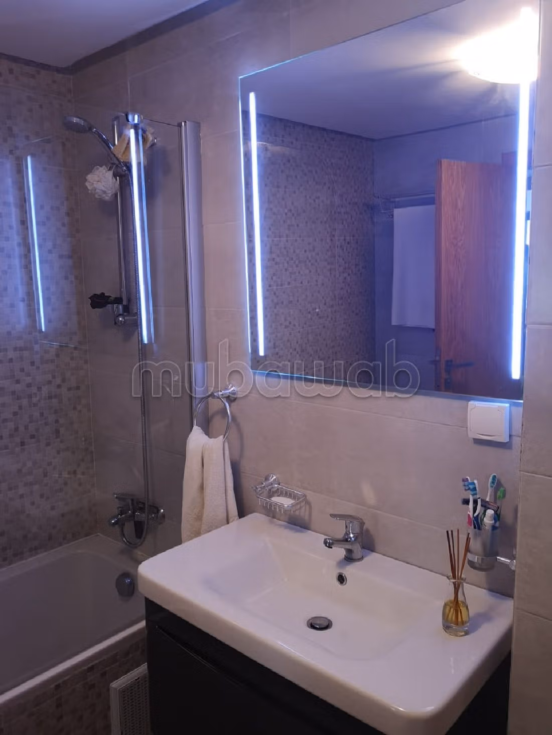 Apartments for rent in Centre Ville. Area of 87 m². Property with swimming pool, Integrated air conditioning. 