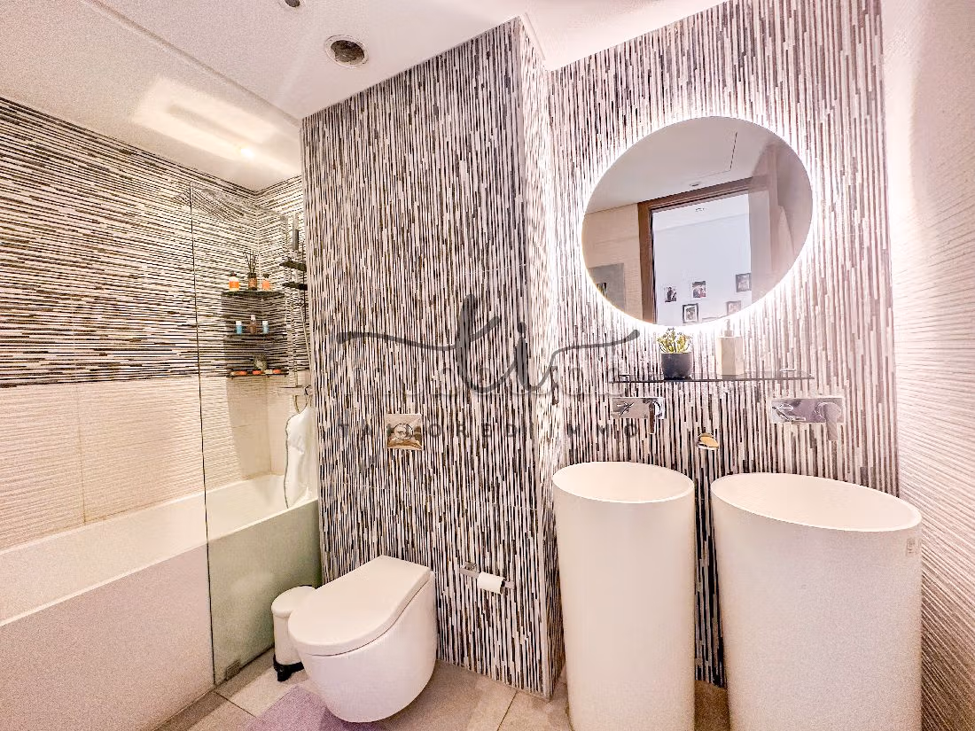 Appartamento in vendita a Ain Diab. 3 belle camere da letto. Terrazzo e ascensore.