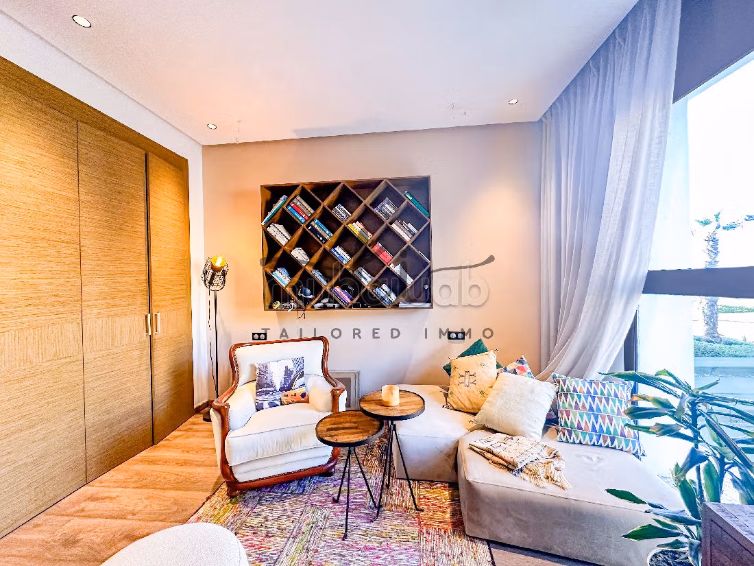 Appartamento in vendita a Ain Diab. 3 belle camere da letto. Terrazzo e ascensore.