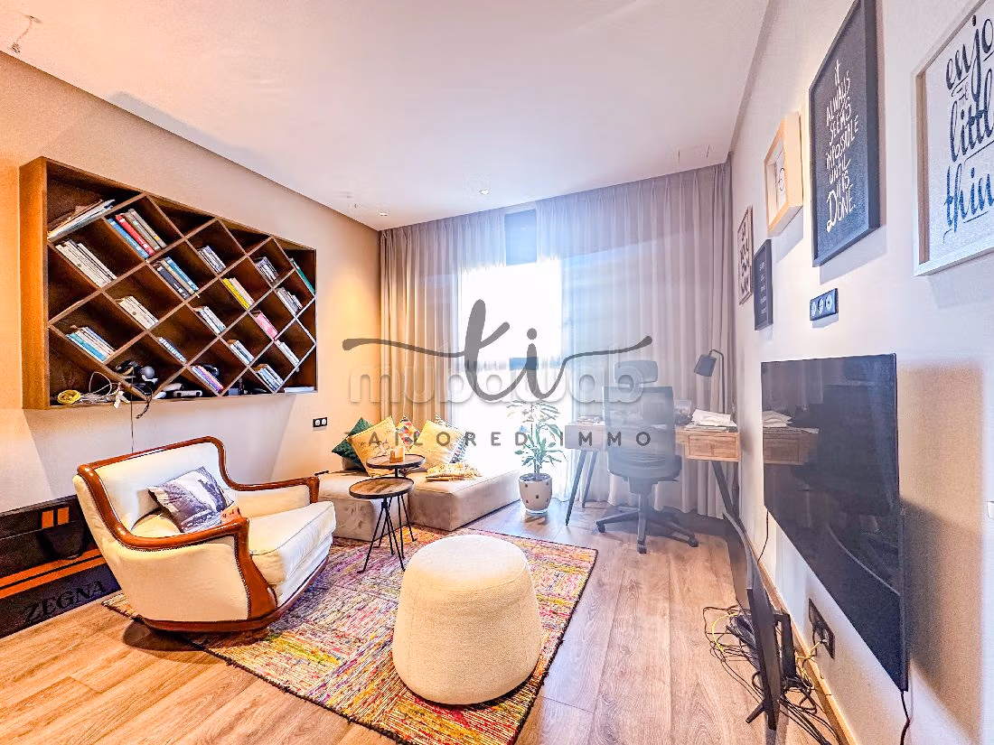 Appartamento in vendita a Ain Diab. 3 belle camere da letto. Terrazzo e ascensore.