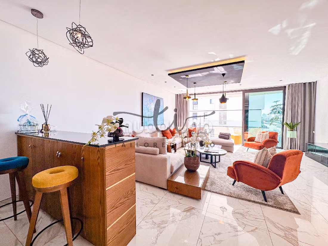 Appartamento in vendita a Ain Diab. 3 belle camere da letto. Terrazzo e ascensore.