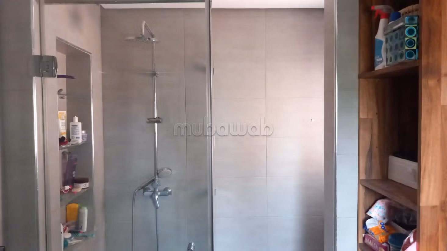 شقة استثنائية في قلب النخيل