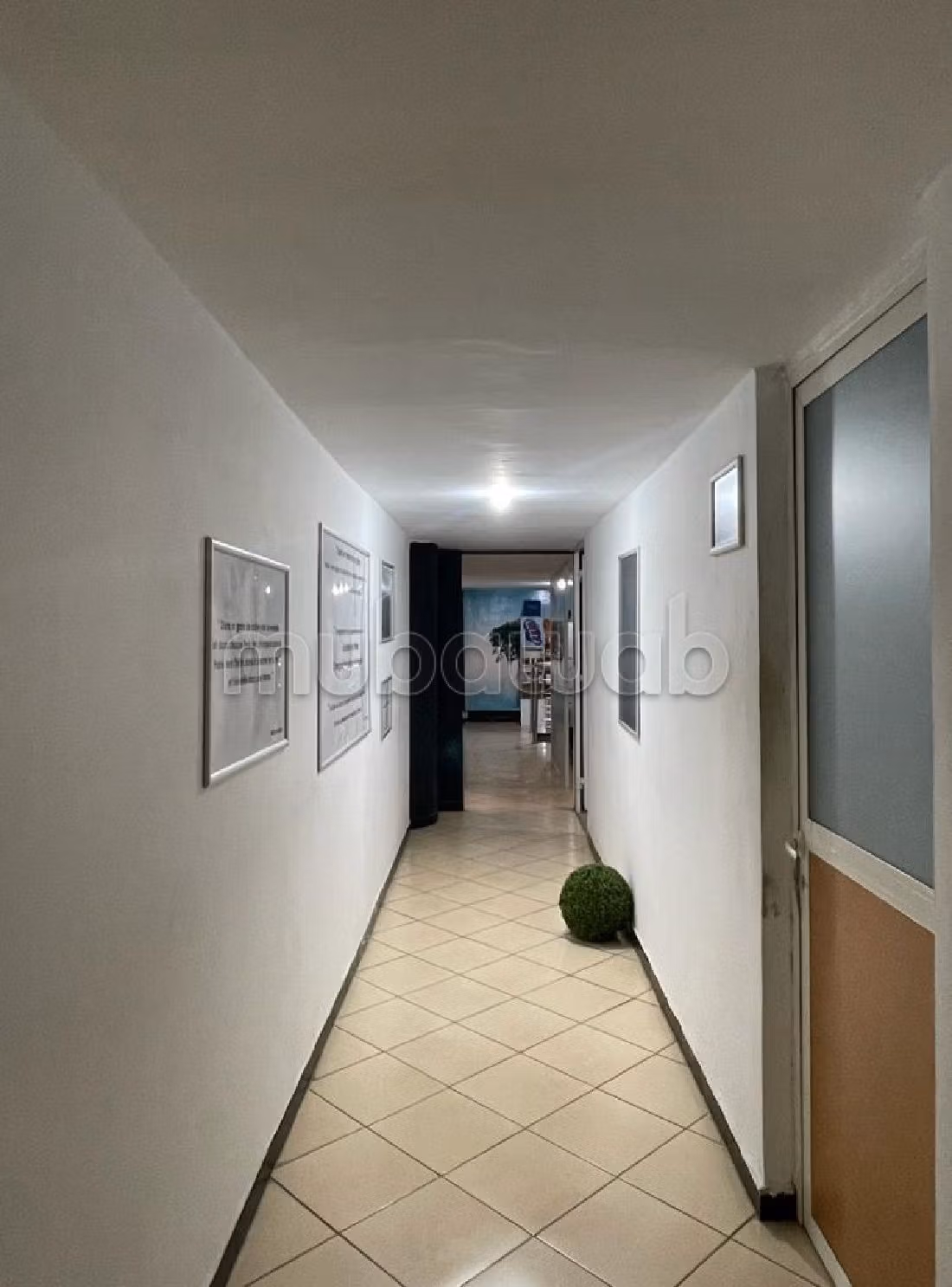 Ufficio in vendita a Sidi Maarouf. Superficie 1837 m². Climatizzazione. 