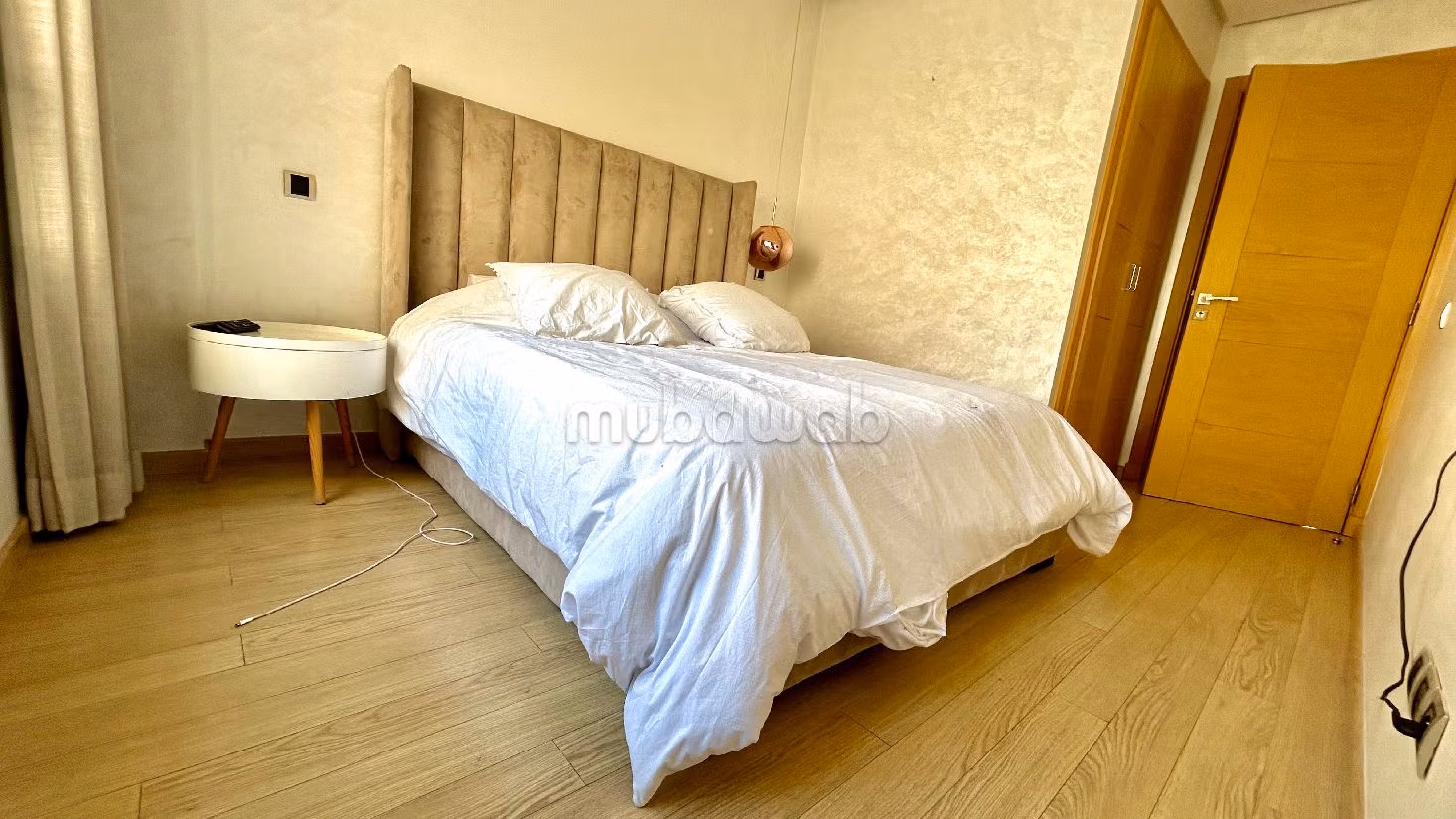 Affitta il tuo appartamento a Triangle d'Or. Superficie di 140 m². Televisore.