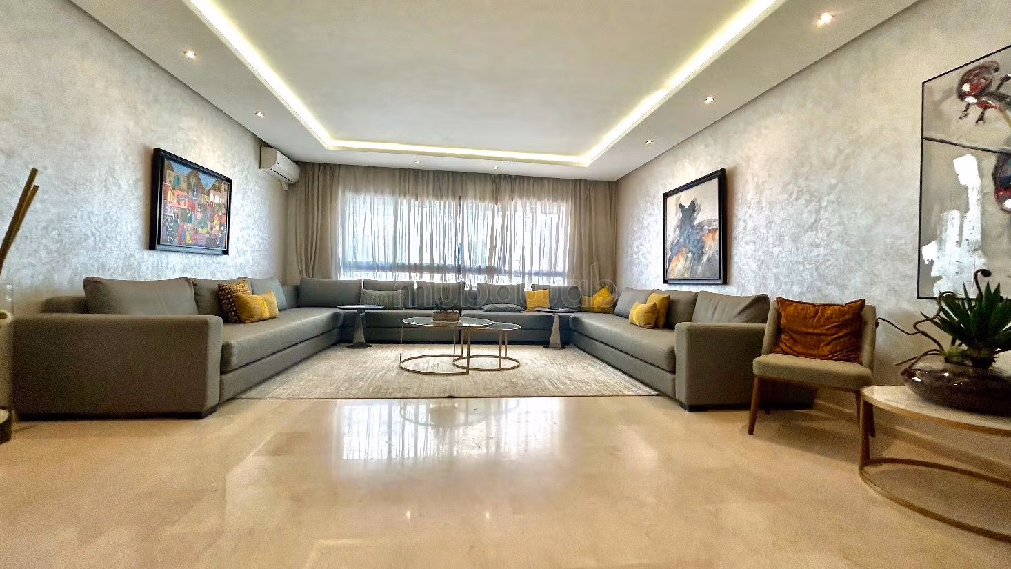 Affitta il tuo appartamento a Triangle d'Or. Superficie di 140 m². Televisore.