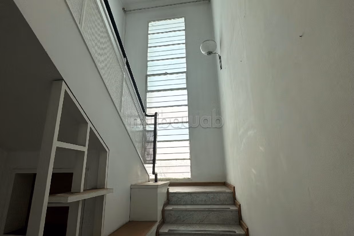 Offices & shops for sale in Agdal. Total area 514 m².