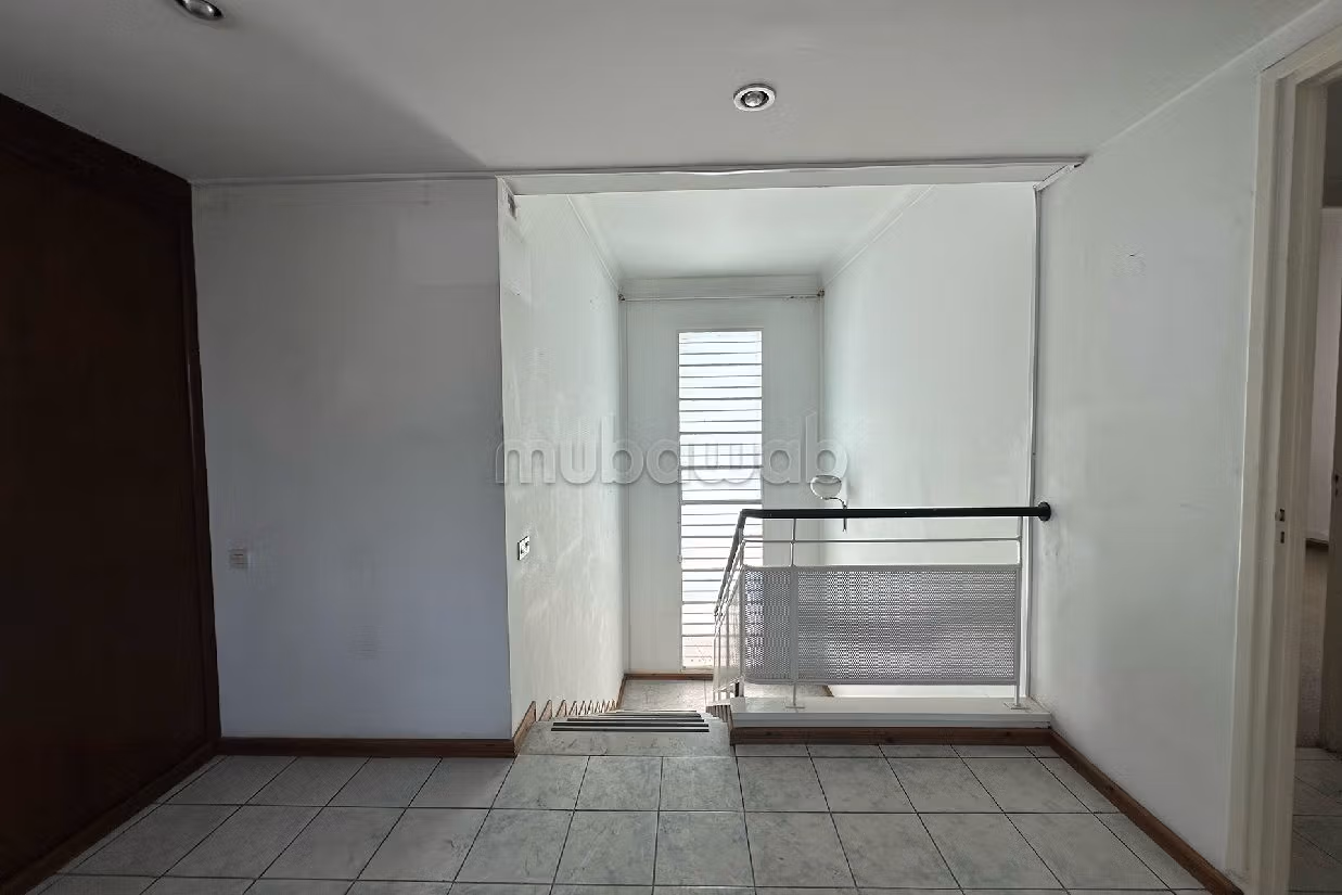 Offices & shops for sale in Agdal. Total area 514 m².