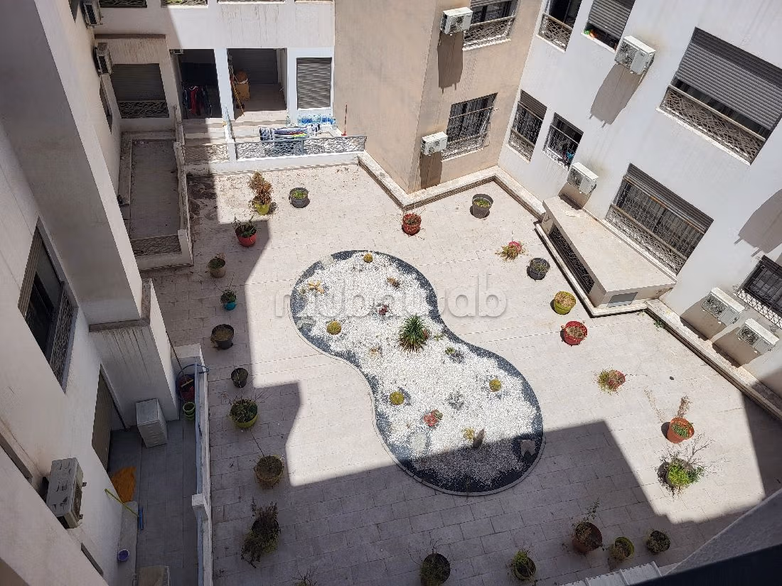 Studio meublé complet et tout compris eau, elec