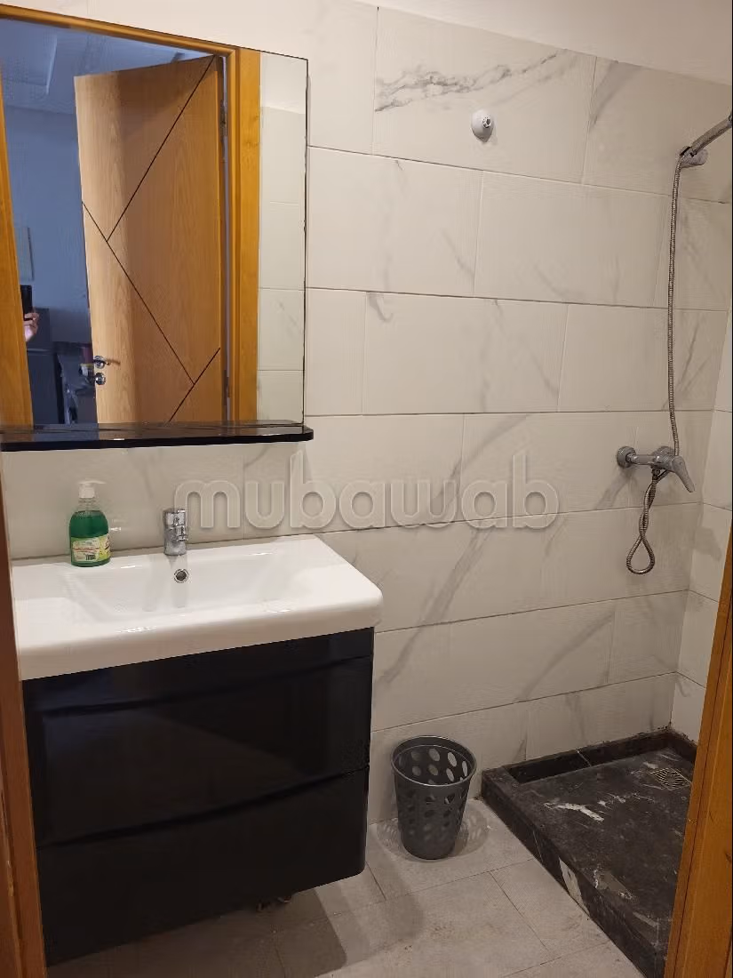 Studio meublé complet et tout compris eau, elec