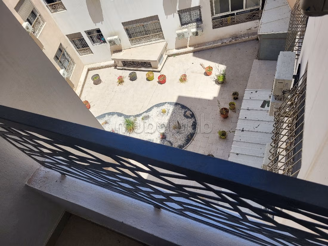 Studio meublé complet et tout compris eau, elec