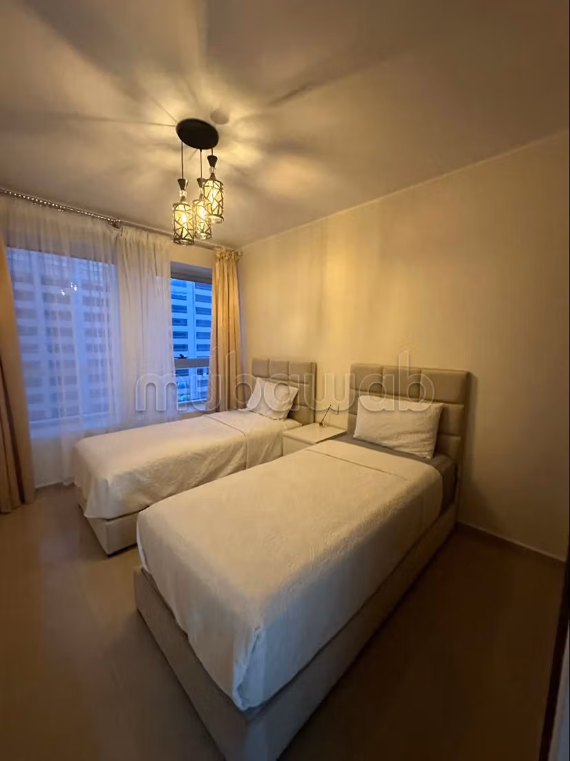 شقة رائعة للايجار ب الحي الإداري. 4 قطع. مفروشة.