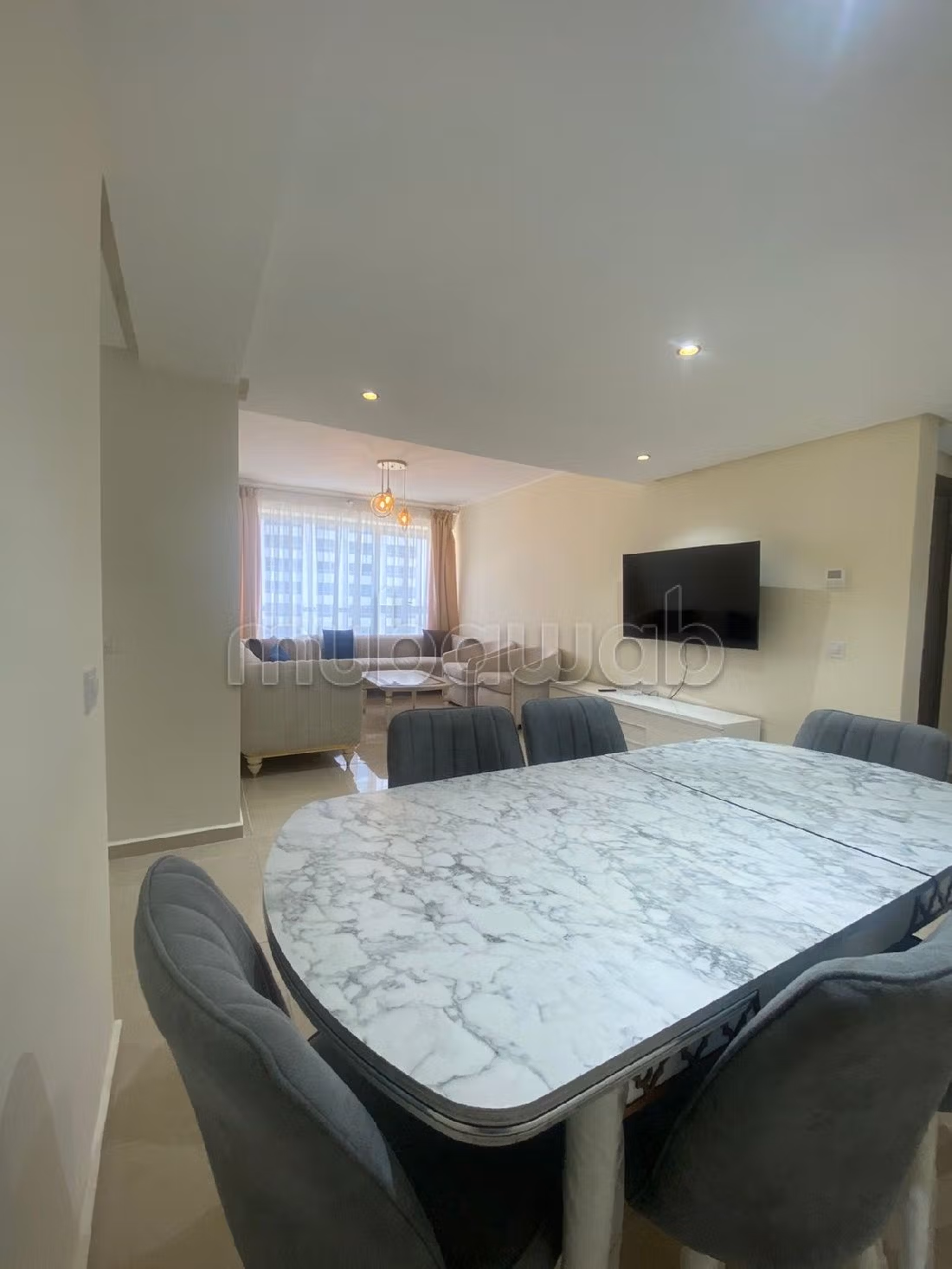 شقة رائعة للايجار ب الحي الإداري. 4 قطع. مفروشة.