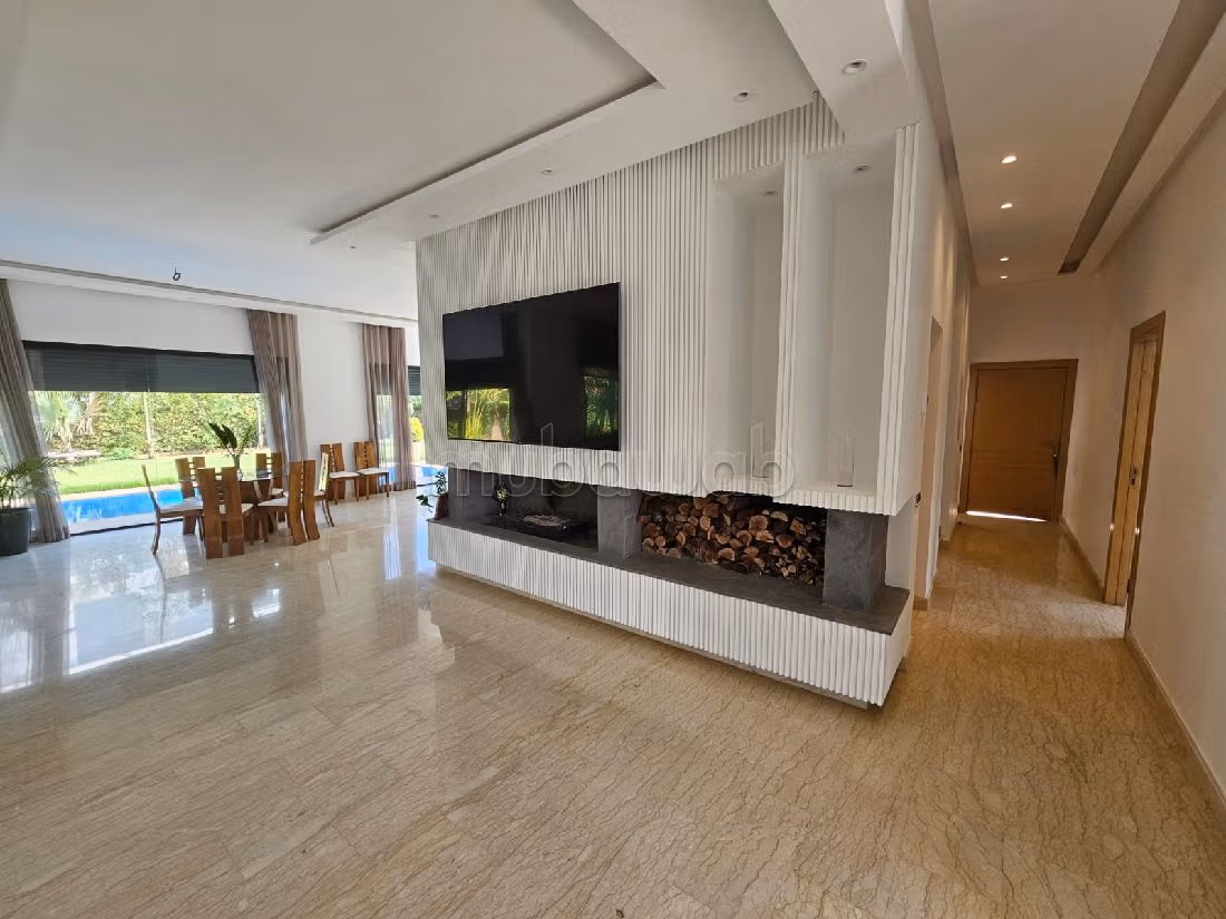 Luxury home for sale. 4 beautiful rooms. Traditional Moroccan living room, Secured neighbourhood. 