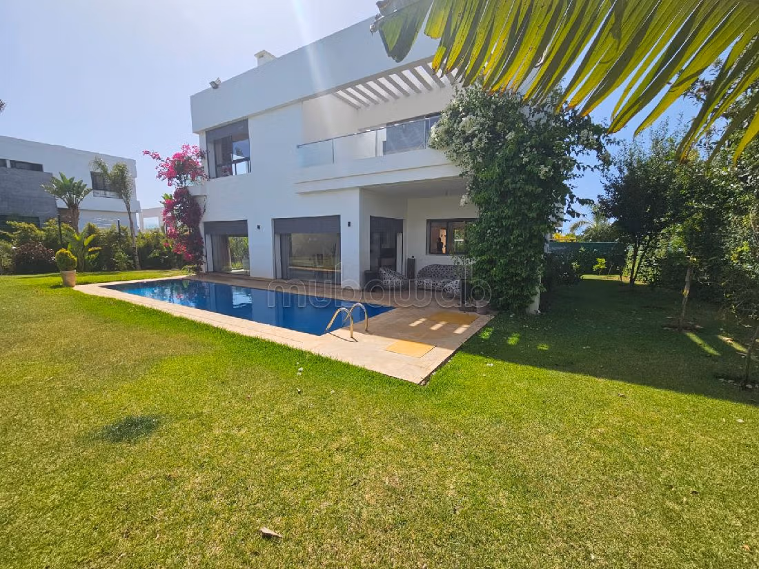 Luxury home for sale. 4 beautiful rooms. Traditional Moroccan living room, Secured neighbourhood. 