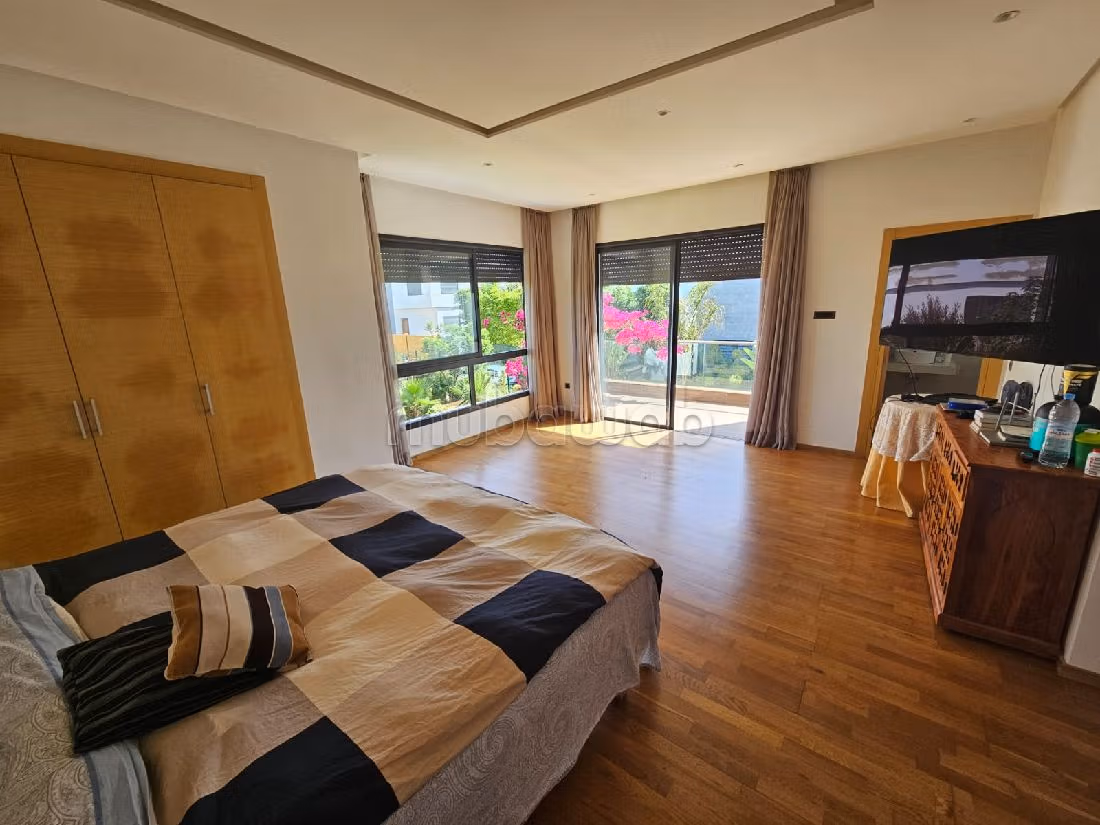 Luxury home for sale. 4 beautiful rooms. Traditional Moroccan living room, Secured neighbourhood. 