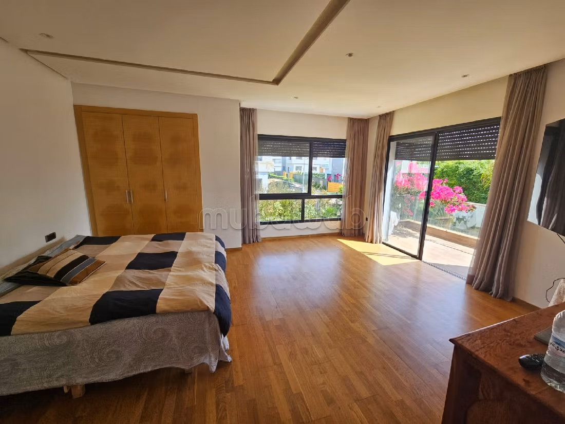 Luxury home for sale. 4 beautiful rooms. Traditional Moroccan living room, Secured neighbourhood. 