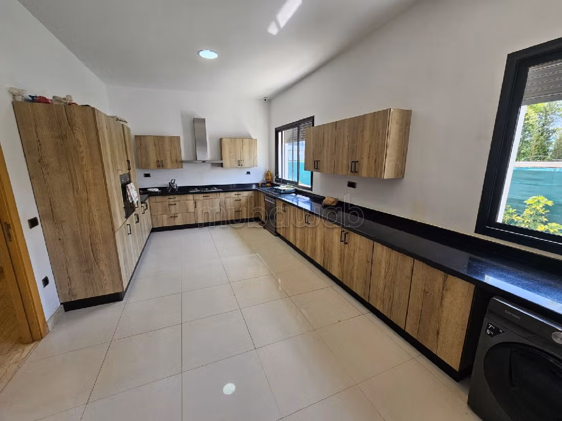 Luxury home for sale. 4 beautiful rooms. Traditional Moroccan living room, Secured neighbourhood. 