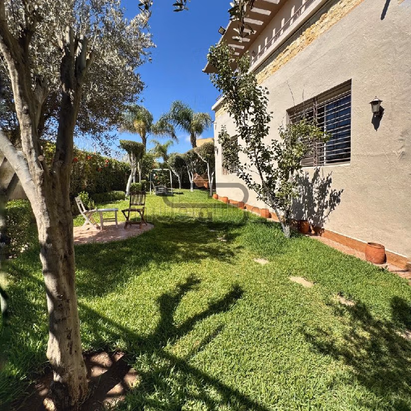 Belle villa à vendre sur Bouskoura