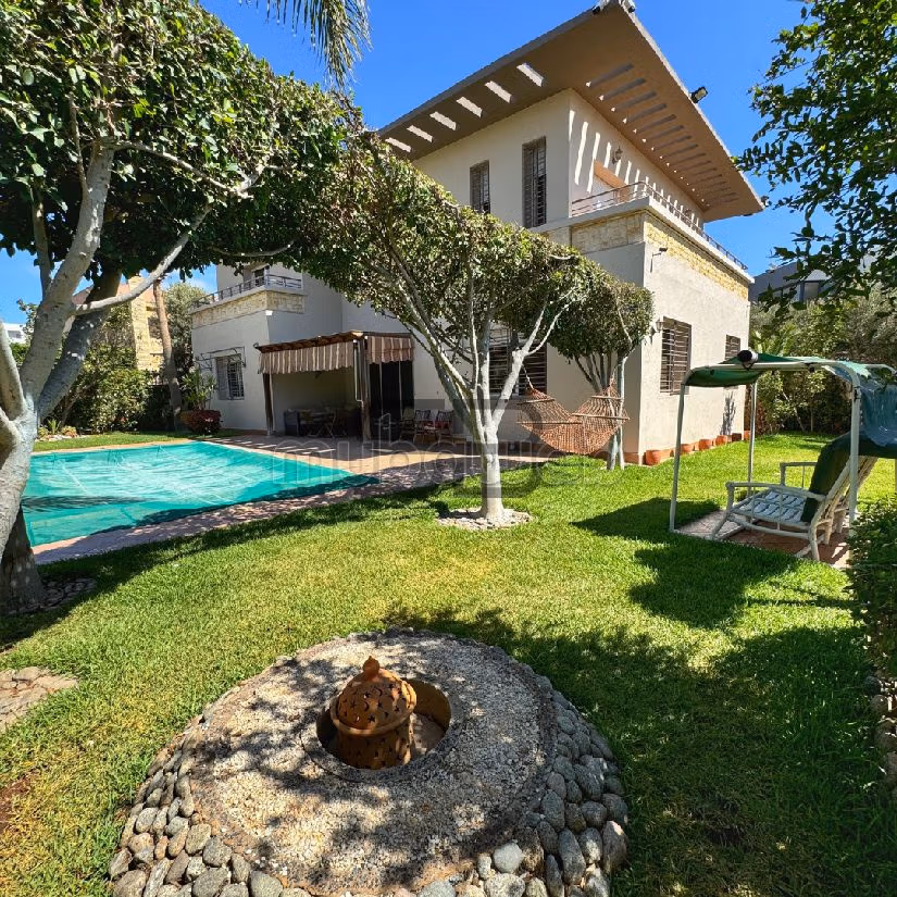 Belle villa à vendre sur Bouskoura