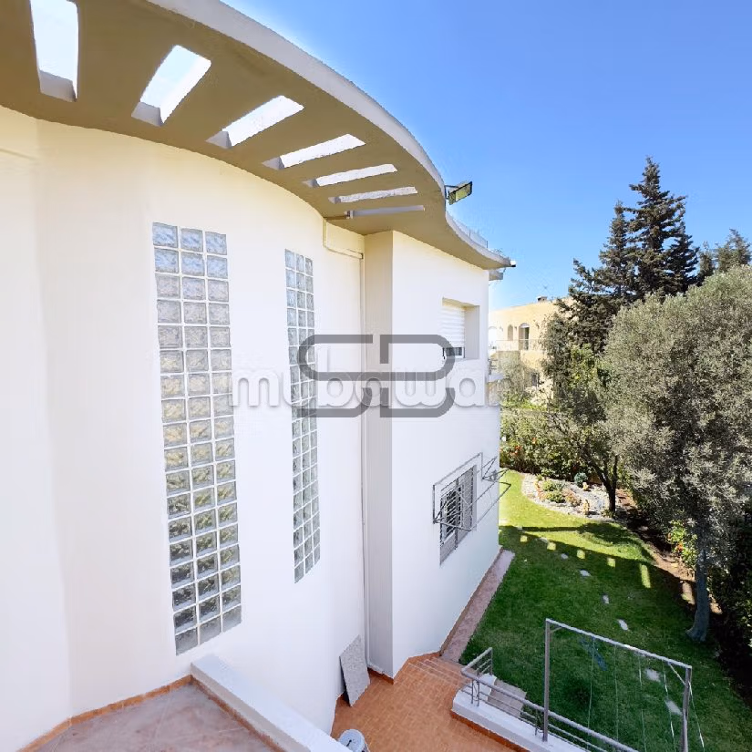 Belle villa à vendre sur Bouskoura