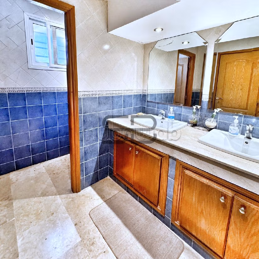 Belle villa à vendre sur Bouskoura