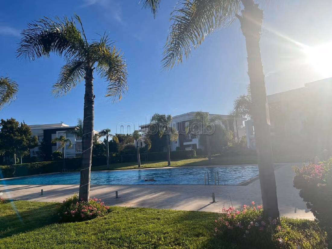 شقة رائعة للإيجار ببوسكورة. المساحة الإجمالية 100 م². مفروشة