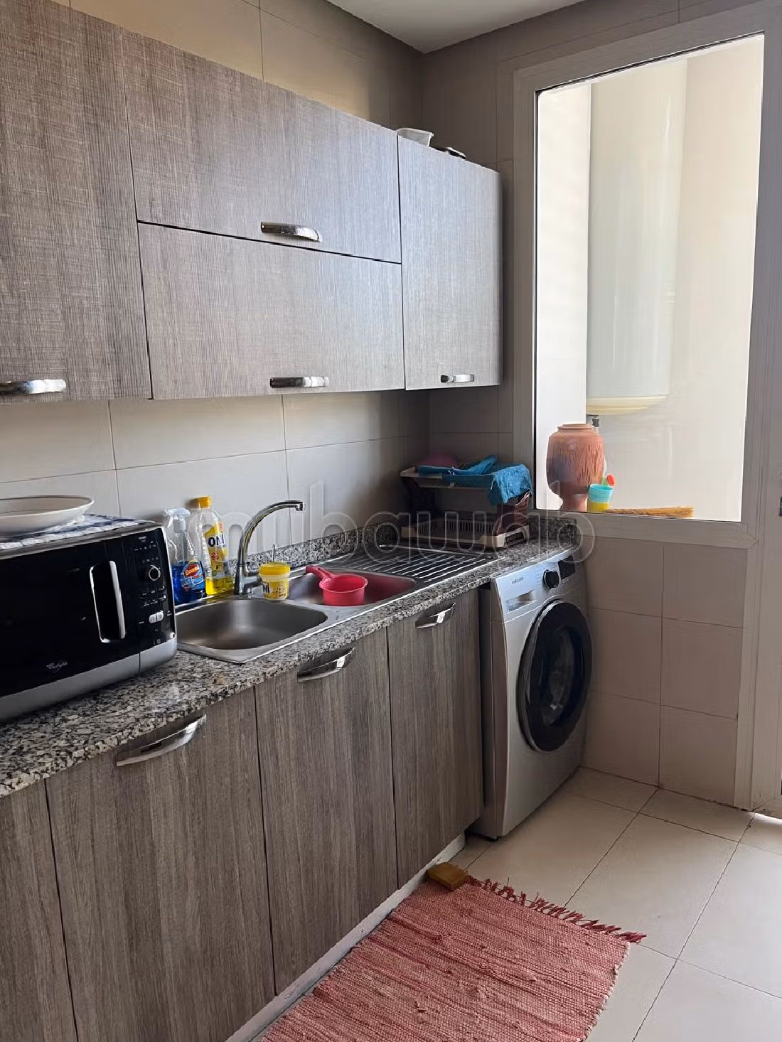 شقة رائعة للإيجار ببوسكورة. المساحة الإجمالية 100 م². مفروشة