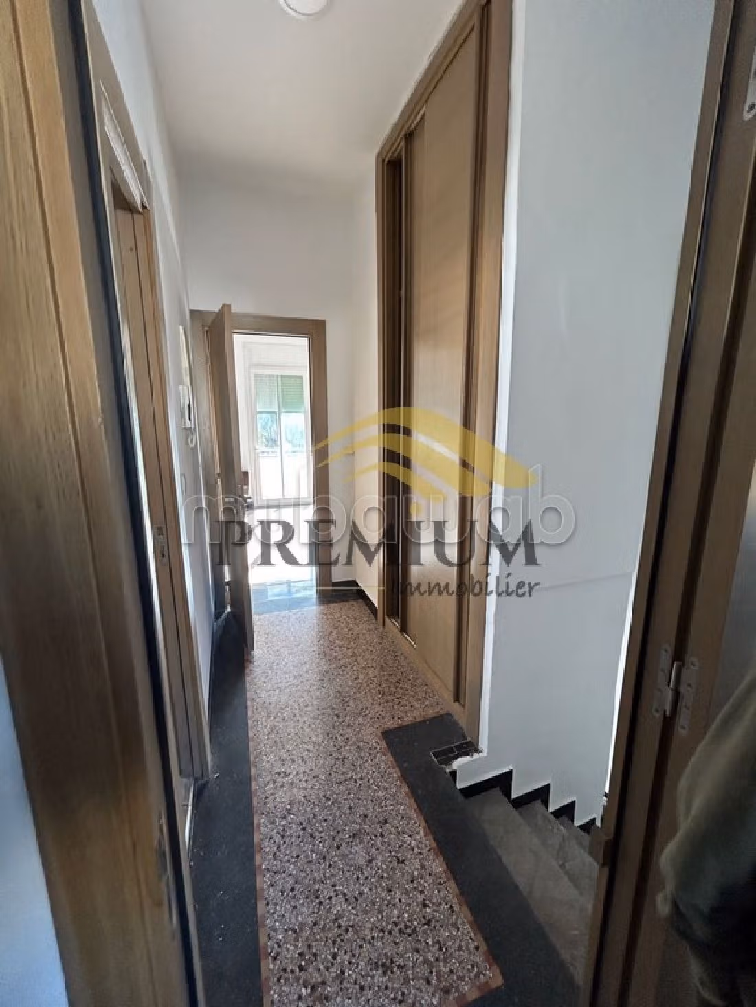 Luxury Villa for rent in Diour Jamaa. 6 rooms. Garden and garage. 
