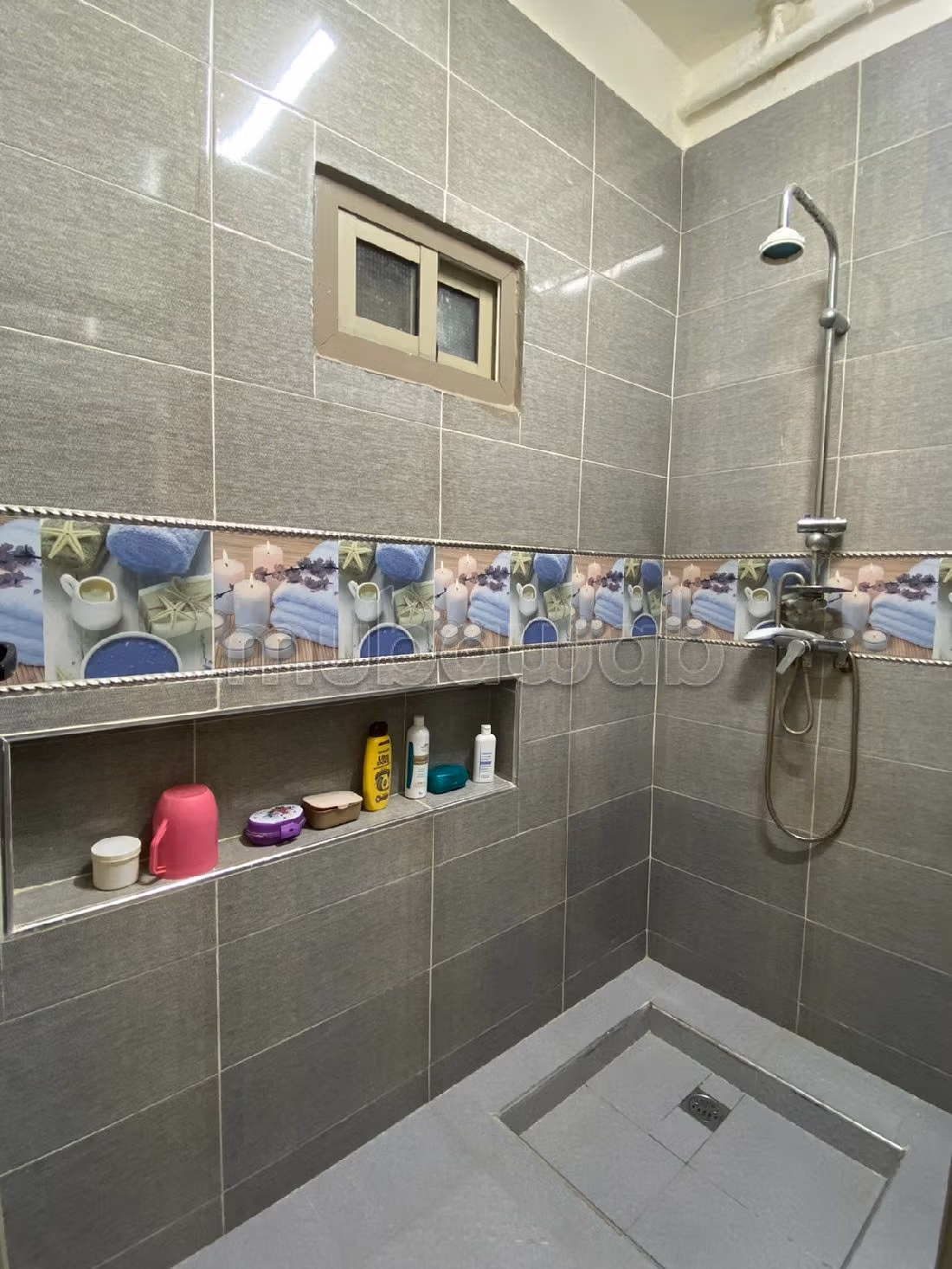 Appartamento in vendita. 3 locali spaziosi. Splendido giardino e comodo posto auto.