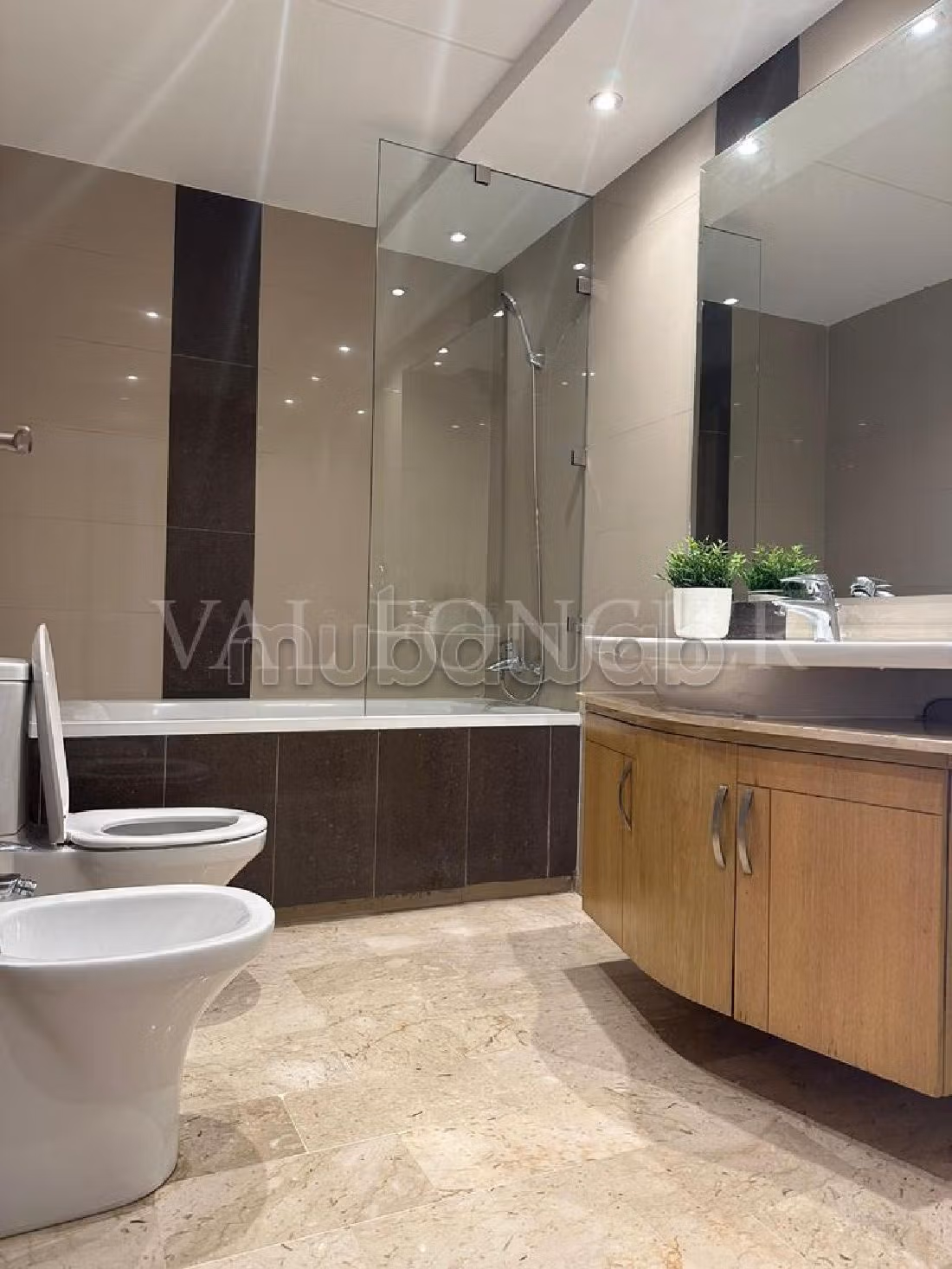 Lovely apartment for rent in Racine. 2 lovely rooms. Well decorated