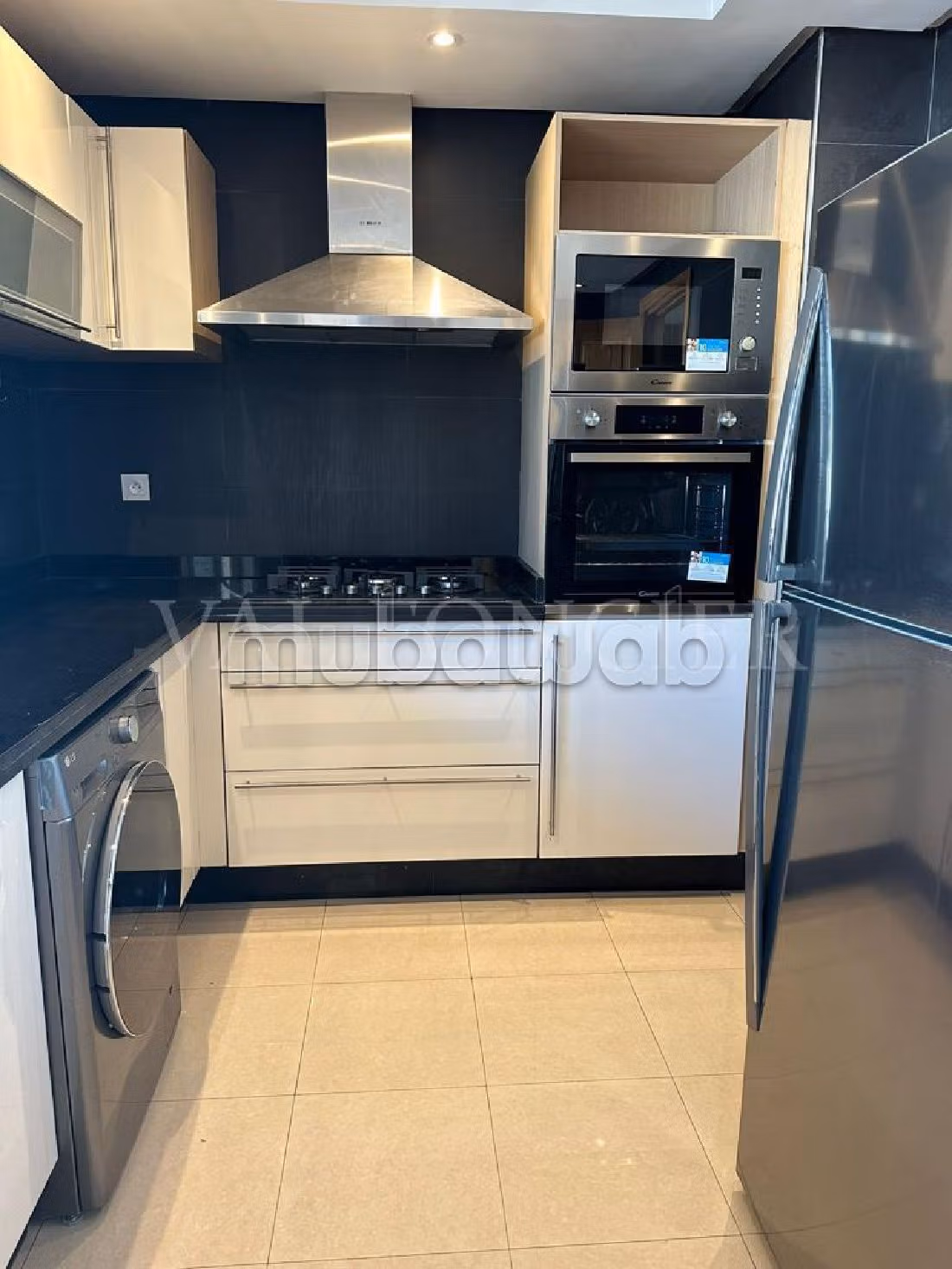 Lovely apartment for rent in Racine. 2 lovely rooms. Well decorated