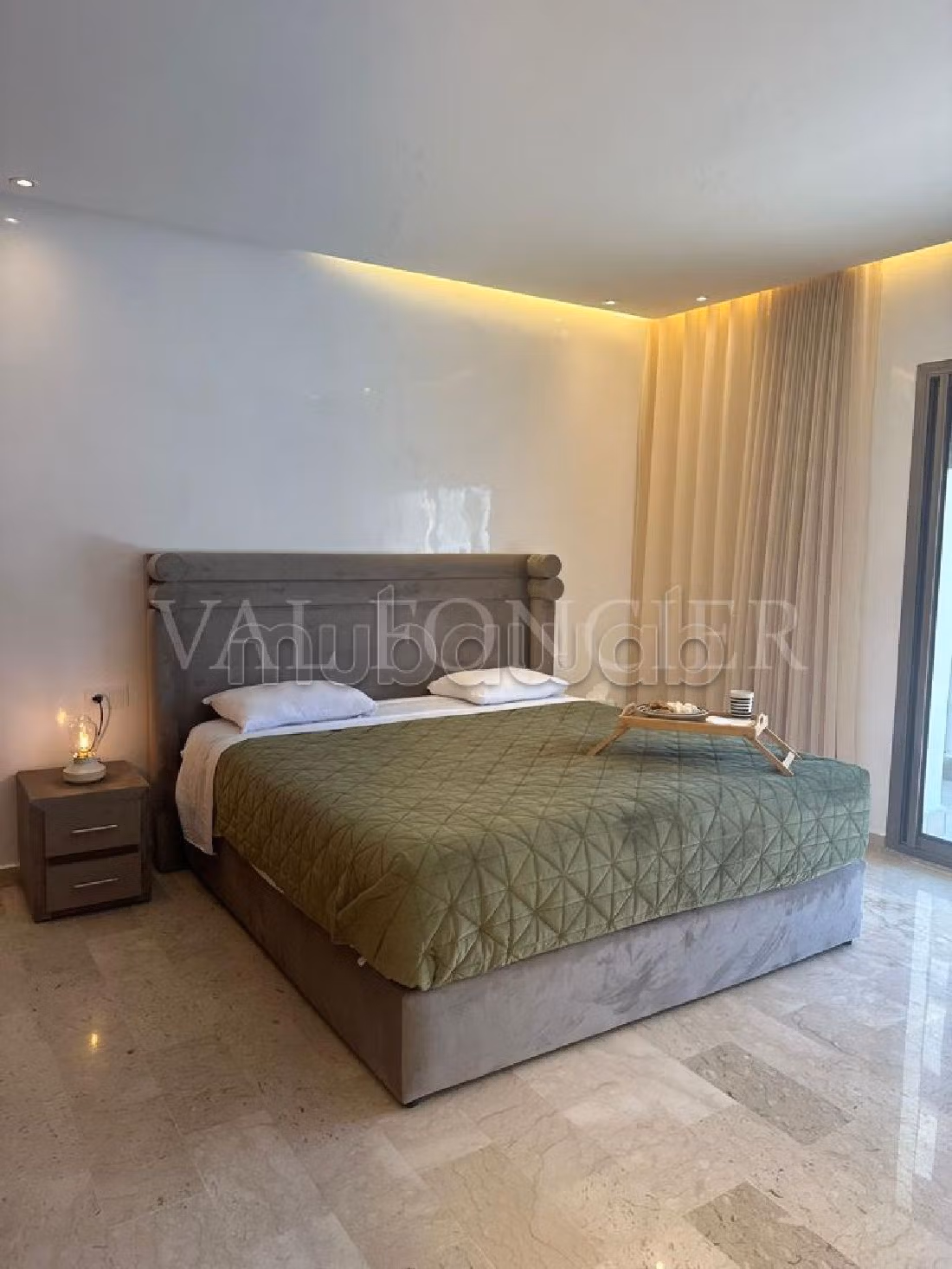 Lovely apartment for rent in Racine. 2 lovely rooms. Well decorated