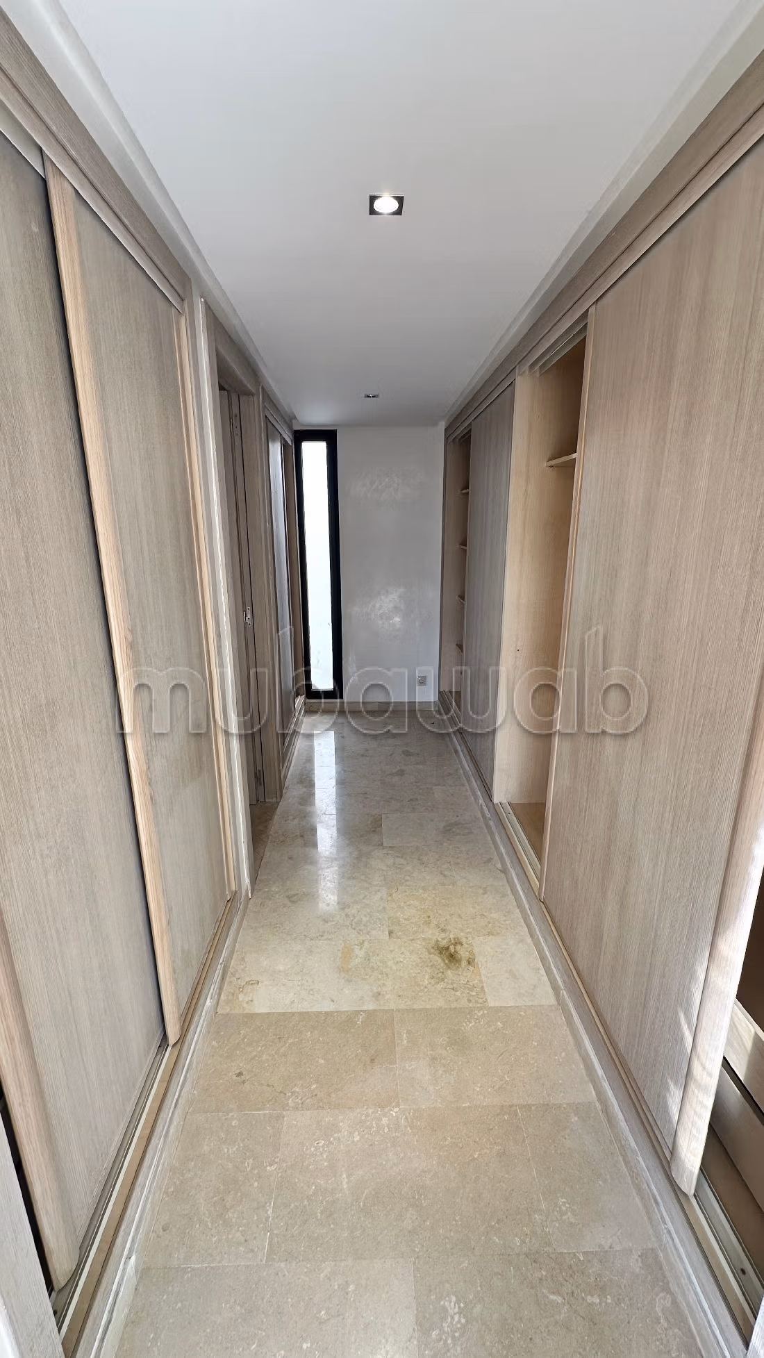 شقة للبيع بحي الشتوي. 4 قطع رائعة. مصعد وشرفة