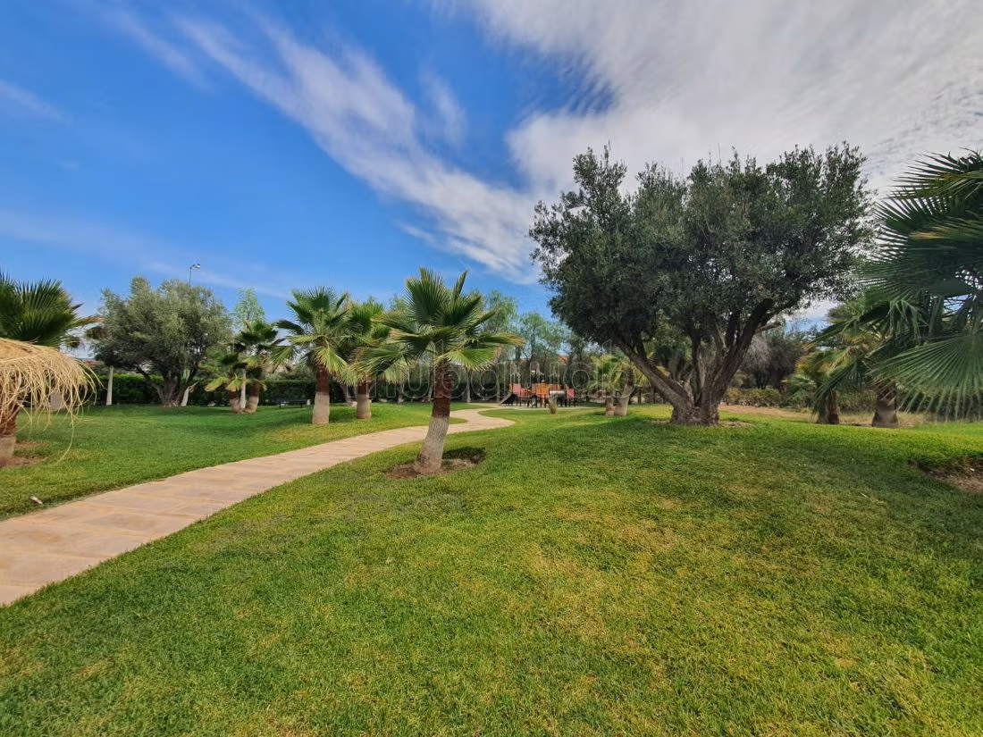 Appartementen om te huren in Route Casablanca. Totale oppervlakte 87 m². Volledig gemeubileerd.