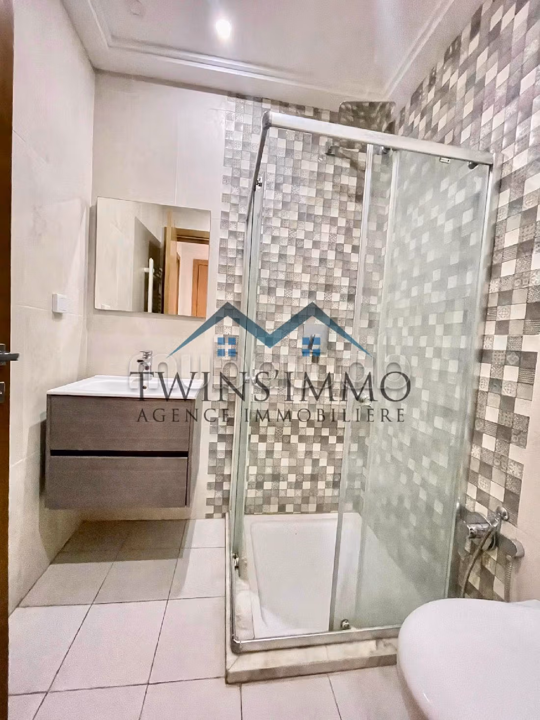 Apartment for rent in Les Jardins de Carthage. Area of 85 m². Cellar