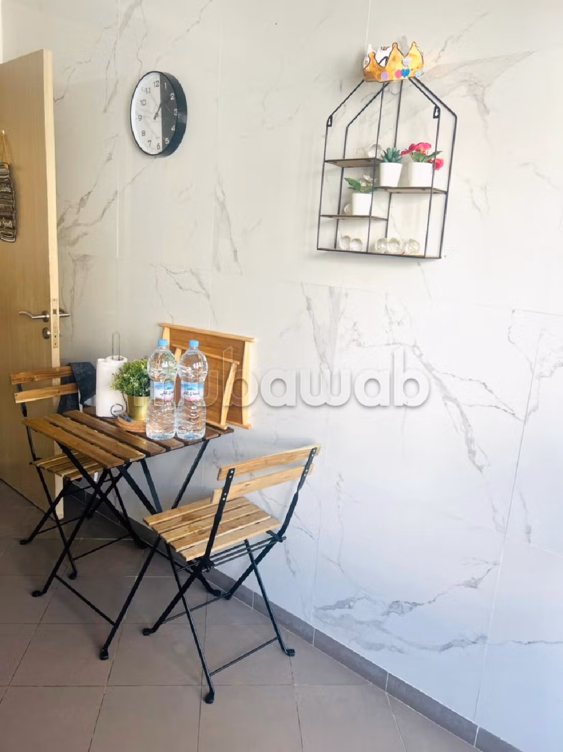 Bonito piso en venta en Bourgogne Ouest. Pequeña superficie 120 m². Parking y terraza. 